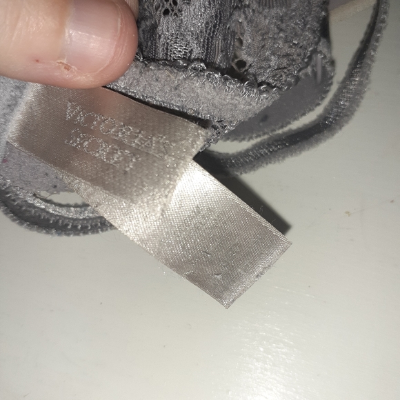 VS Lace Bra - Picture 3 of 4